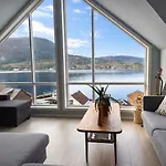 Villaer Scenic Fjord With Terrace, Minutes From Pulpit Rock