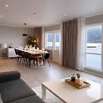 Scenic Fjord With Terrace, Minutes From Pulpit Rock Йёрпеланн