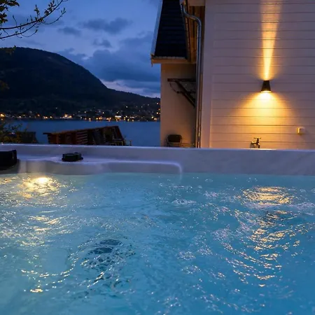 Villa Scenic Fjord With Terrace, Minutes From Pulpit Rock *