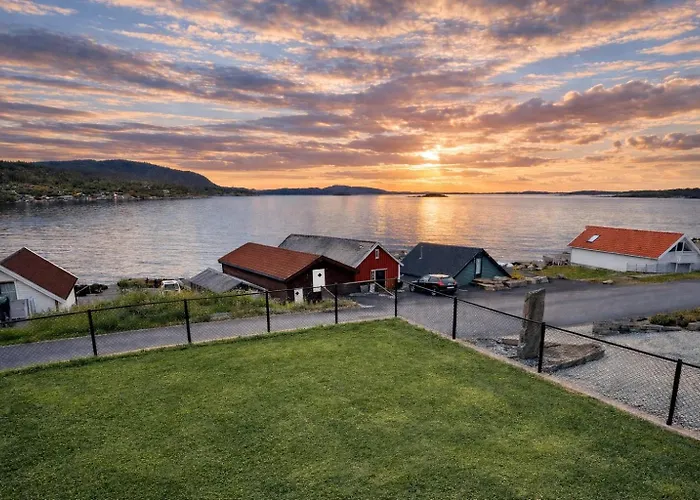 Scenic Fjord With Terrace, Minutes From Pulpit Rock Villa